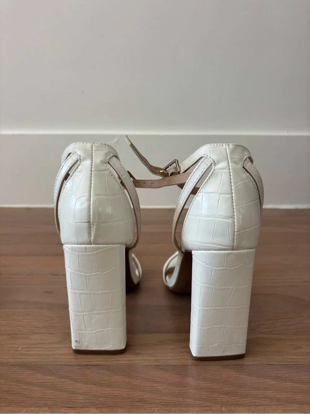 White Croc-Embossed Heels - Women